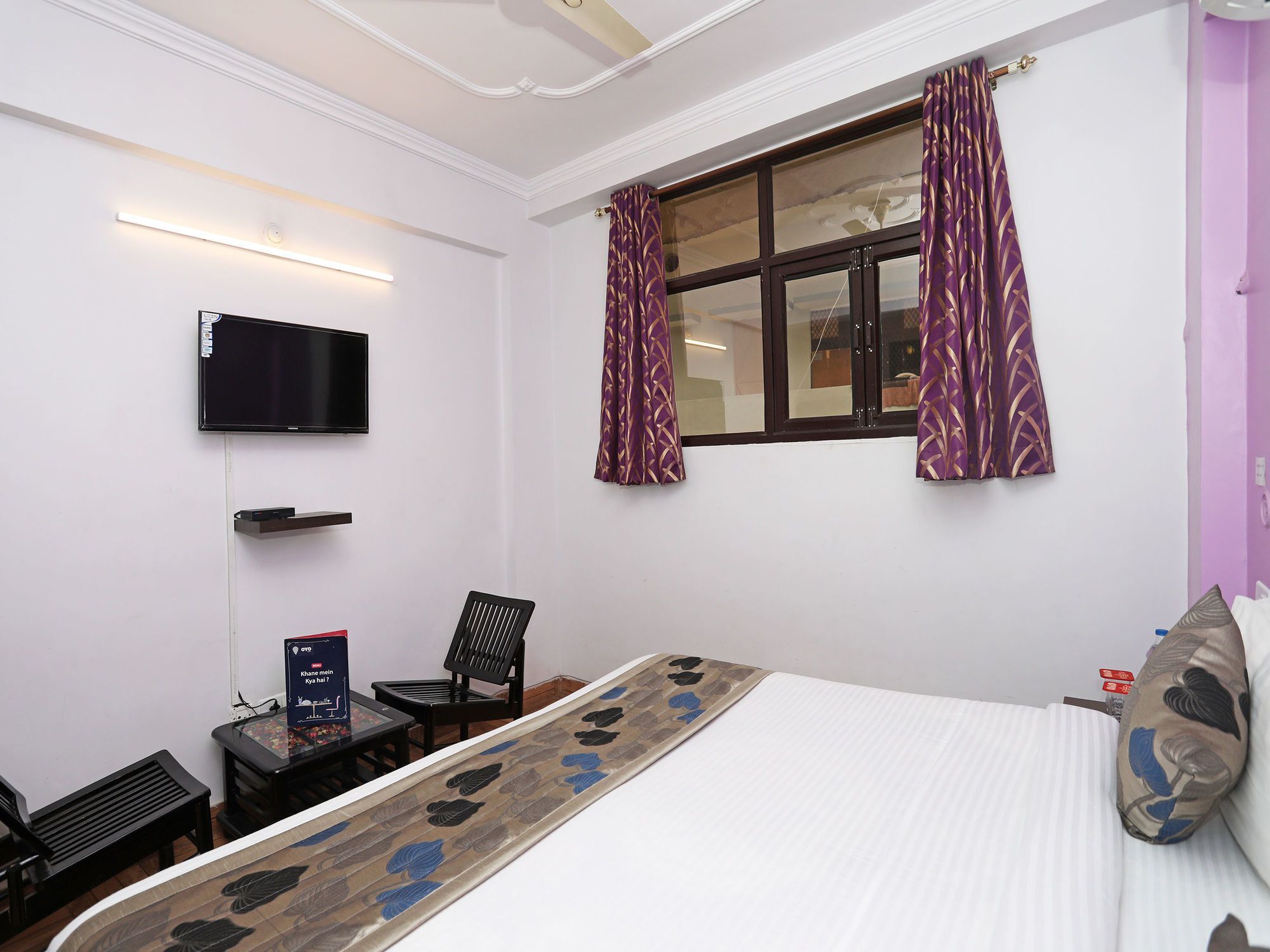 Hotel Oyo 11482 Mahalaxmi Palace